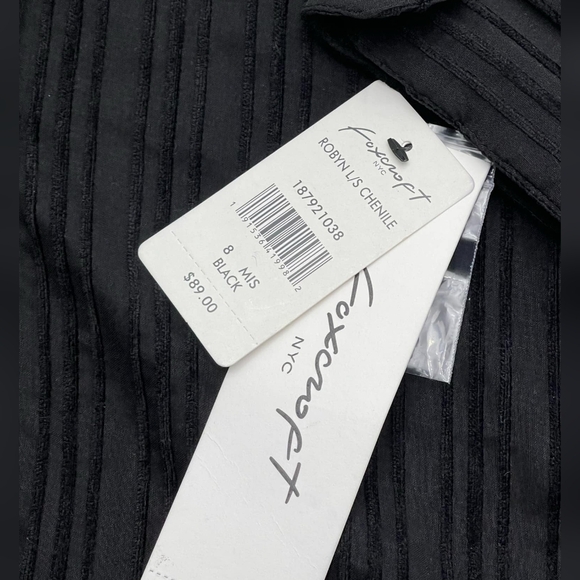 Nwt‎ foxcroft black Robyn long sleeve chenile button up blouse size 8 - Picture 4 of 4